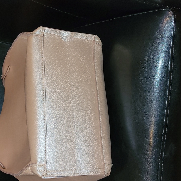 💕Neiman Marcus Tote -  Light Pink/Rose Gold with Pearl Sheer Finish💕 - Picture 9 of 12